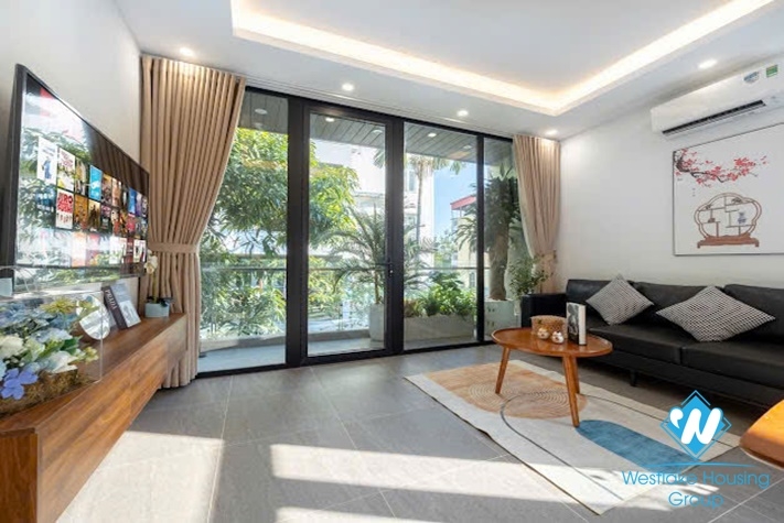 Nice 2 bedroom apartment for rent in Nhat Chieu st, Tay Ho 